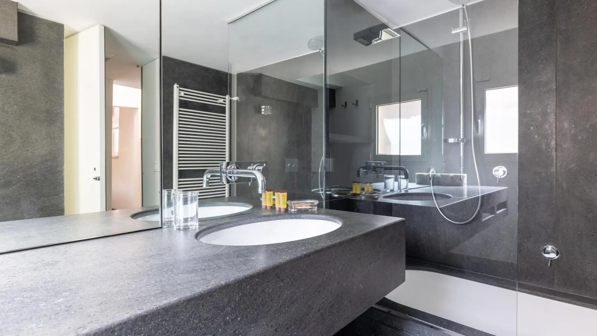 Farnesi Terrace Penthouse Apartment Rome