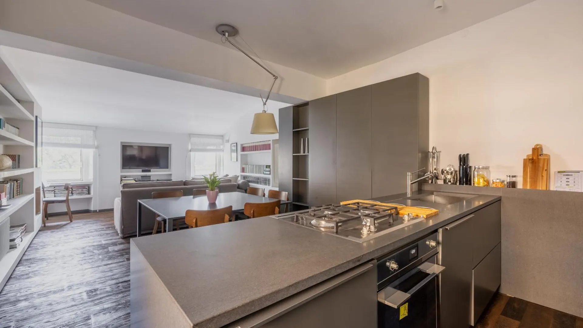 Farnesi Terrace Penthouse Apartment Rome