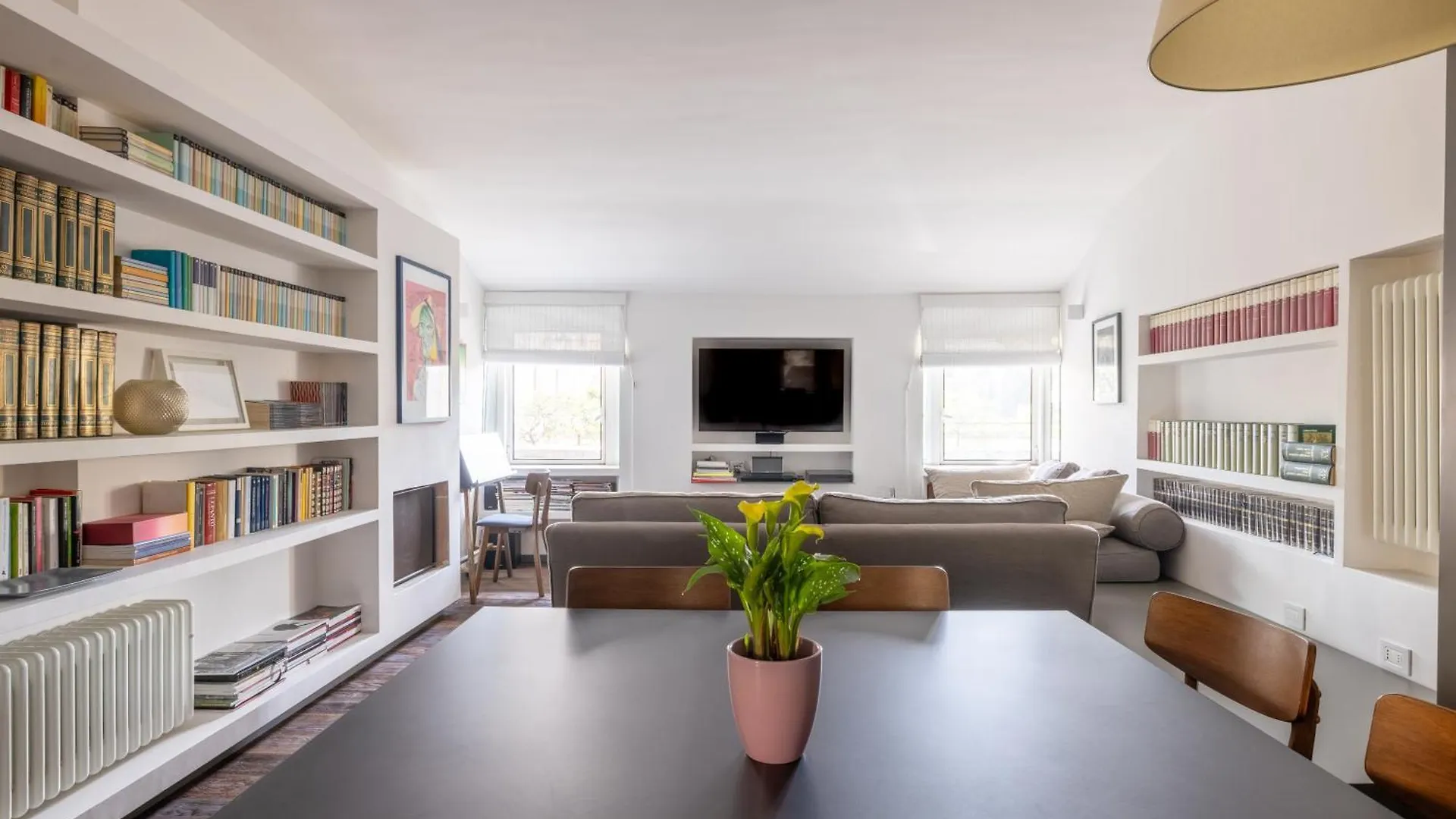 Farnesi Terrace Penthouse Apartment Rome