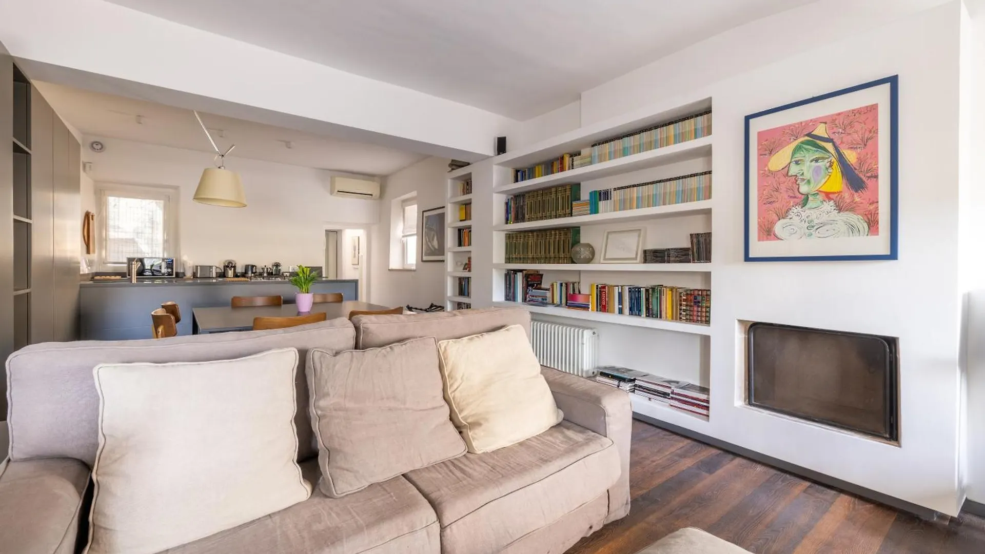 Farnesi Terrace Penthouse Apartment Rome